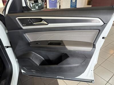 2022 Volkswagen Atlas V6 SEL Premium R-Line 4Motion 4DR SUV AWD - Photo 33 - Hamilton, OH 45015