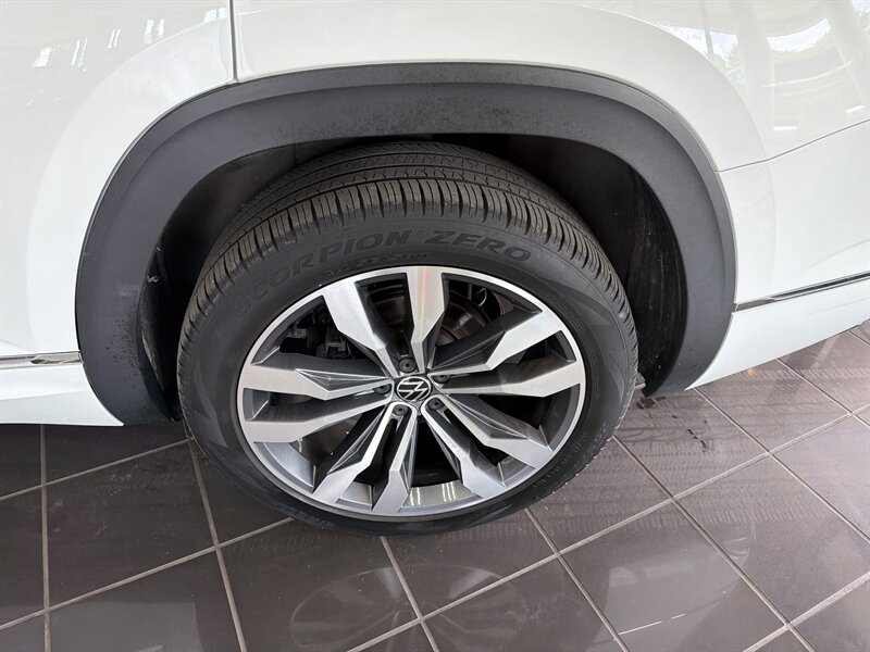 2022 Volkswagen Atlas V6 SEL Premium R-Line 4Motion 4DR SUV AWD - Photo 36 - Hamilton, OH 45015