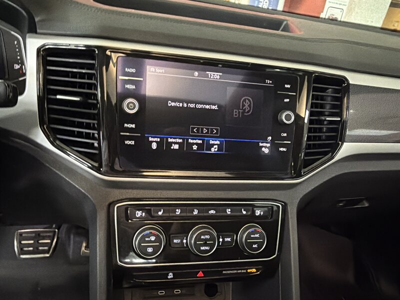 2022 Volkswagen Atlas V6 SEL Premium R-Line 4Motion 4DR SUV AWD - Photo 14 - Hamilton, OH 45015