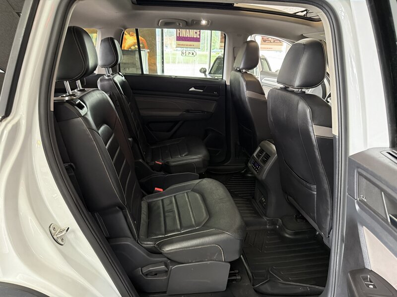 2022 Volkswagen Atlas V6 SEL Premium R-Line 4Motion 4DR SUV AWD - Photo 24 - Hamilton, OH 45015