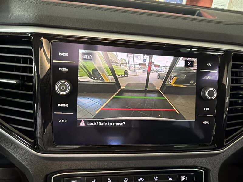 2022 Volkswagen Atlas V6 SEL Premium R-Line 4Motion 4DR SUV AWD - Photo 15 - Hamilton, OH 45015