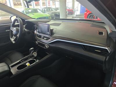 2024 Nissan Altima 2.5 SV 4DR SEDAN   - Photo 15 - Hamilton, OH 45015