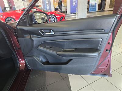 2024 Nissan Altima 2.5 SV 4DR SEDAN   - Photo 14 - Hamilton, OH 45015