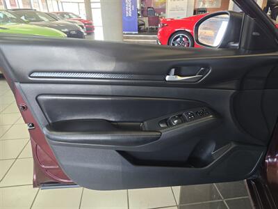 2024 Nissan Altima 2.5 SV 4DR SEDAN   - Photo 9 - Hamilton, OH 45015