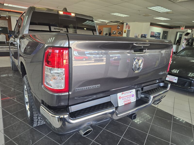 2022 RAM 1500 Big Horn/CREW CAB/HEMI/4X4 - Photo 5 - Hamilton, OH 45015