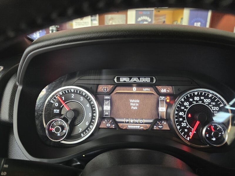 2022 RAM 1500 Big Horn/CREW CAB/HEMI/4X4 - Photo 24 - Hamilton, OH 45015