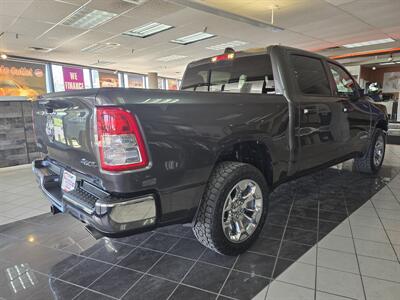 2022 RAM 1500 Big Horn/CREW CAB/HEMI/4X4 - Photo 4 - Hamilton, OH 45015