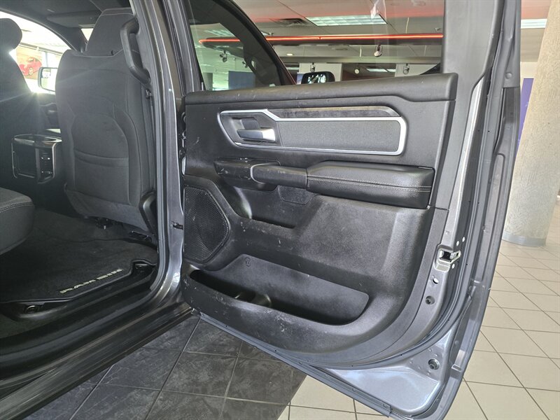 2022 RAM 1500 Big Horn/CREW CAB/HEMI/4X4 - Photo 15 - Hamilton, OH 45015