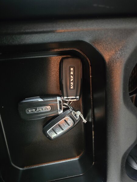 2022 RAM 1500 Big Horn/CREW CAB/HEMI/4X4 - Photo 19 - Hamilton, OH 45015