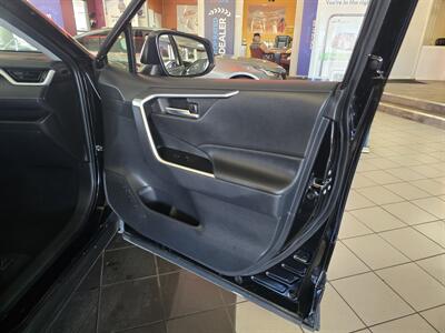 2025 Toyota RAV4 Hybrid XLE 4DR SUV AWD - Photo 12 - Hamilton, OH 45015
