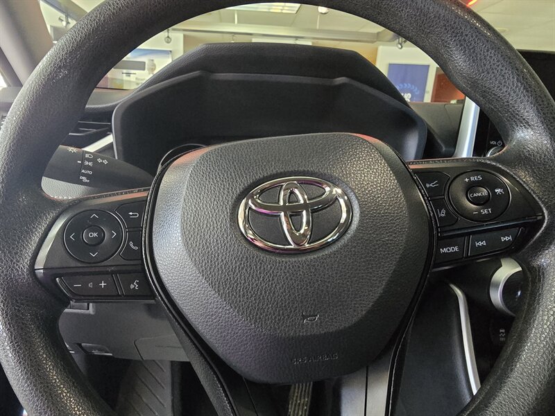 2025 Toyota RAV4 Hybrid XLE 4DR SUV AWD - Photo 18 - Hamilton, OH 45015