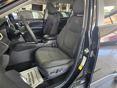 2025 Toyota RAV4 Hybrid XLE 4DR SUV AWD - Photo 9 - Hamilton, OH 45015