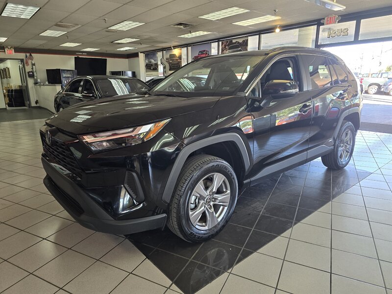 2025 Toyota RAV4 Hybrid XLE 4DR SUV AWD   - Photo 1 - Hamilton, OH 45015