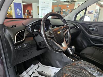 2020 Chevrolet Trax LT 4DR CROSSOVER   - Photo 8 - Hamilton, OH 45015