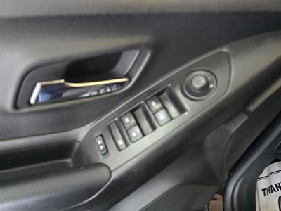 2020 Chevrolet Trax LT 4DR CROSSOVER   - Photo 17 - Hamilton, OH 45015