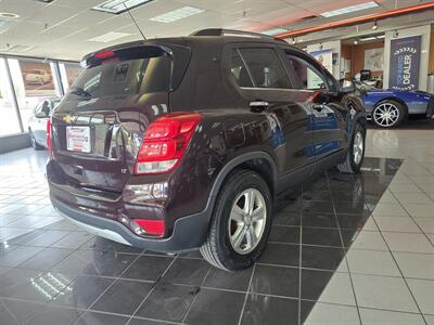 2020 Chevrolet Trax LT 4DR CROSSOVER   - Photo 4 - Hamilton, OH 45015