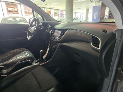 2020 Chevrolet Trax LT 4DR CROSSOVER   - Photo 13 - Hamilton, OH 45015