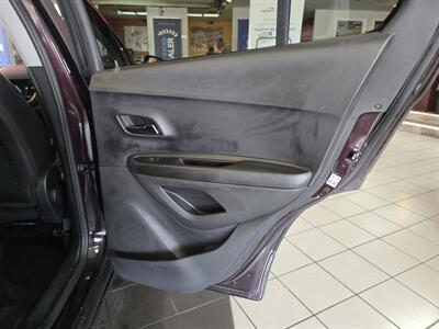 2020 Chevrolet Trax LT 4DR CROSSOVER   - Photo 15 - Hamilton, OH 45015