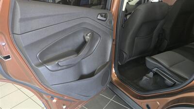 2017 Ford Escape SE 4DR SUV - Photo 10 - Hamilton, OH 45015