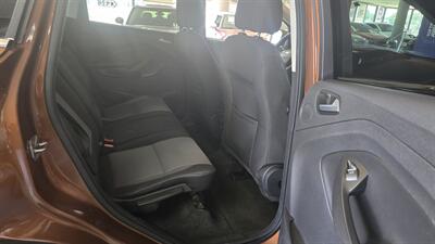 2017 Ford Escape SE 4DR SUV - Photo 16 - Hamilton, OH 45015