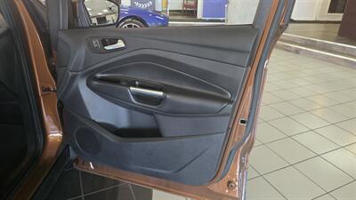 2017 Ford Escape SE 4DR SUV - Photo 14 - Hamilton, OH 45015