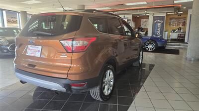 2017 Ford Escape SE 4DR SUV - Photo 6 - Hamilton, OH 45015