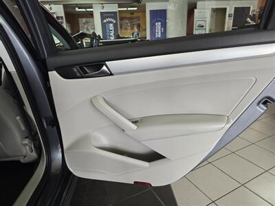 2013 Volkswagen Passat TDI SE 4DR SEDAN   - Photo 15 - Hamilton, OH 45015