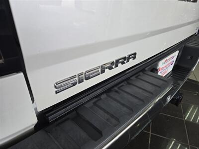 2018 GMC Sierra 1500 SLT CREW CAB4X4/Z71   - Photo 27 - Hamilton, OH 45015