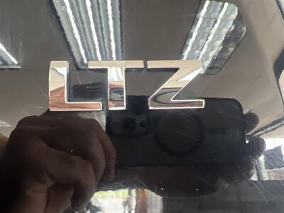 2009 Chevrolet Avalanche LTZ CREW CAB 4X4   - Photo 34 - Hamilton, OH 45015