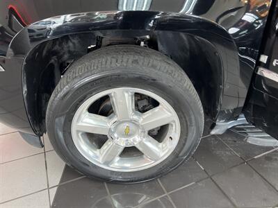 2009 Chevrolet Avalanche LTZ CREW CAB 4X4   - Photo 32 - Hamilton, OH 45015