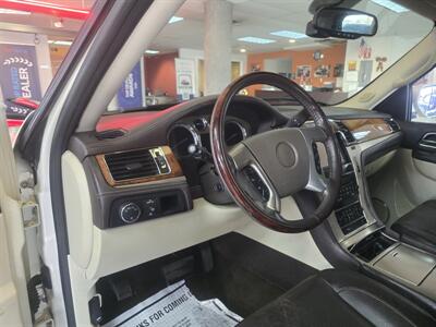 2012 Cadillac Escalade Platinum Edition 4DR SUV AWD - Photo 8 - Hamilton, OH 45015