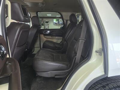 2012 Cadillac Escalade Platinum Edition 4DR SUV AWD - Photo 12 - Hamilton, OH 45015