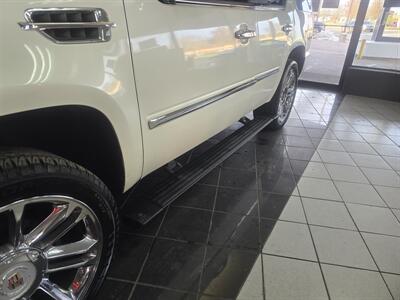 2012 Cadillac Escalade Platinum Edition 4DR SUV AWD - Photo 36 - Hamilton, OH 45015