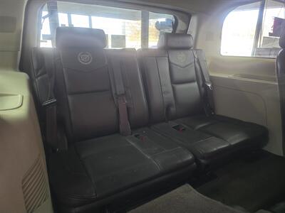 2012 Cadillac Escalade Platinum Edition 4DR SUV AWD - Photo 21 - Hamilton, OH 45015