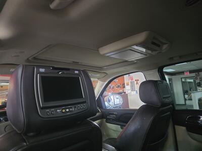 2012 Cadillac Escalade Platinum Edition 4DR SUV AWD - Photo 14 - Hamilton, OH 45015