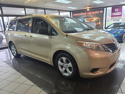 2014 Toyota Sienna LE 7-Passenger Auto 4DR MINI-VAN   - Photo 4 - Hamilton, OH 45015