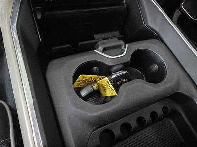2019 RAM 1500 Laramie CREW CAB 4X4   - Photo 28 - Hamilton, OH 45015