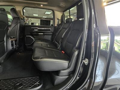 2019 RAM 1500 Laramie CREW CAB 4X4   - Photo 12 - Hamilton, OH 45015