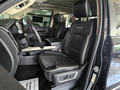 2019 RAM 1500 Laramie CREW CAB 4X4   - Photo 9 - Hamilton, OH 45015