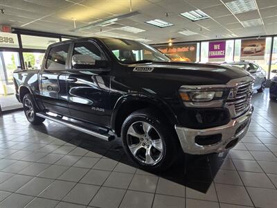 2019 RAM 1500 Laramie CREW CAB 4X4   - Photo 3 - Hamilton, OH 45015