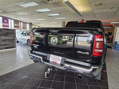 2019 RAM 1500 Laramie CREW CAB 4X4   - Photo 5 - Hamilton, OH 45015