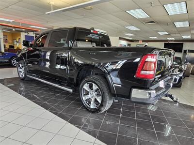 2019 RAM 1500 Laramie CREW CAB 4X4   - Photo 6 - Hamilton, OH 45015