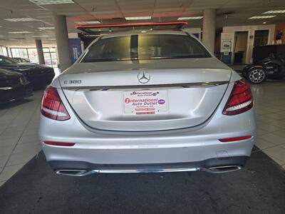 2017 Mercedes-Benz E 300 4DR SEDAN   - Photo 6 - Hamilton, OH 45015