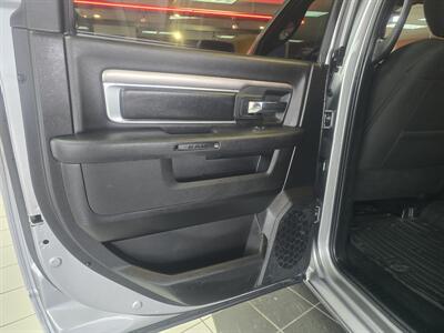 2024 RAM 1500 WARLOCK 4DR CREW CAB 4X4   - Photo 11 - Hamilton, OH 45015