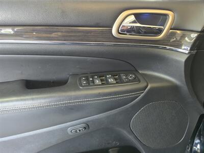 2017 Jeep Grand Cherokee Overland 4DR SUV 4X4   - Photo 18 - Hamilton, OH 45015