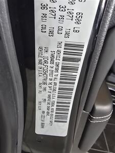 2017 Jeep Grand Cherokee Overland 4DR SUV 4X4   - Photo 39 - Hamilton, OH 45015