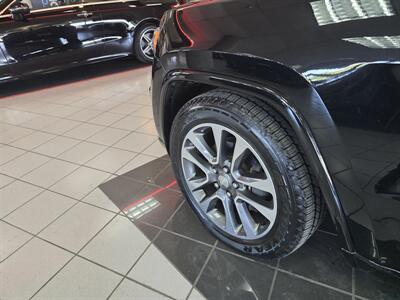 2017 Jeep Grand Cherokee Overland 4DR SUV 4X4   - Photo 37 - Hamilton, OH 45015