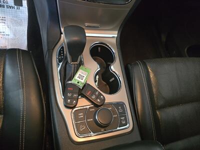 2017 Jeep Grand Cherokee Overland 4DR SUV 4X4   - Photo 20 - Hamilton, OH 45015