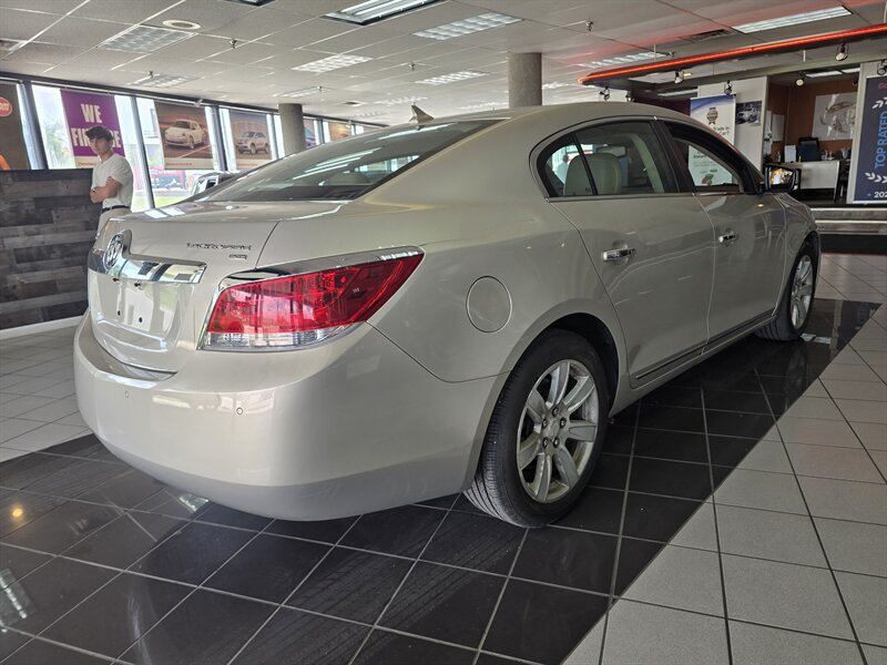2010 Buick LaCrosse CXL 4DR SEDAN - Photo 4 - Hamilton, OH 45015