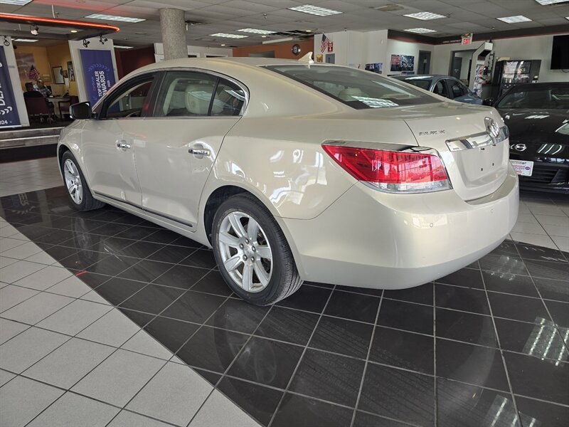 2010 Buick LaCrosse CXL 4DR SEDAN - Photo 6 - Hamilton, OH 45015